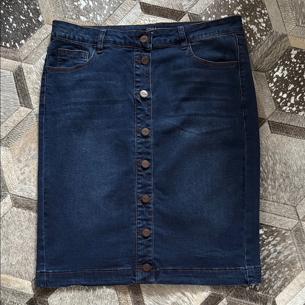 One 5 One Blue and Gold Knee-Length Pencil Skirt